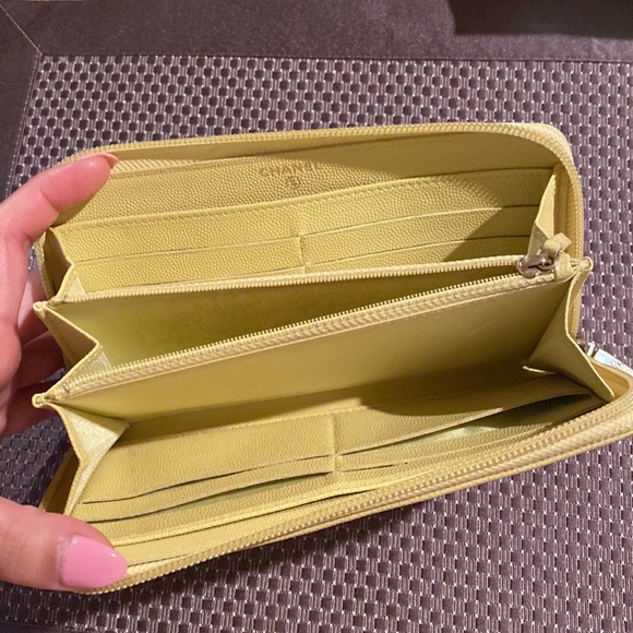 Chanel Caviar Zippy Wallet - Picture 5 of 8